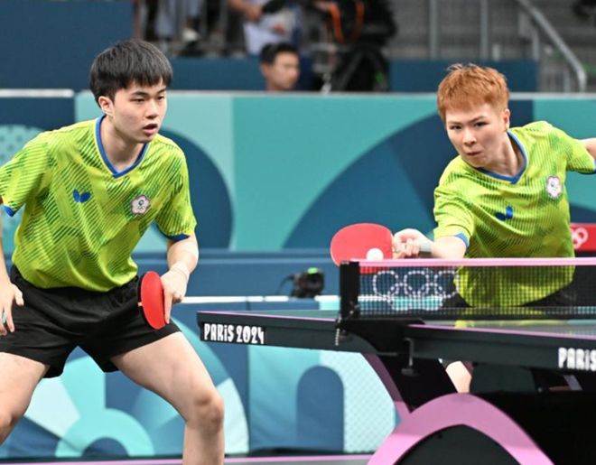 体育短池赛张雨霏率混合泳接力摘铜 中国4金1银2铜收官