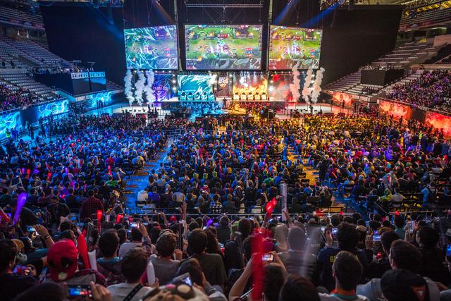 中国DOTA2职业联赛：PSG.LGD 3：1击败IG夺冠